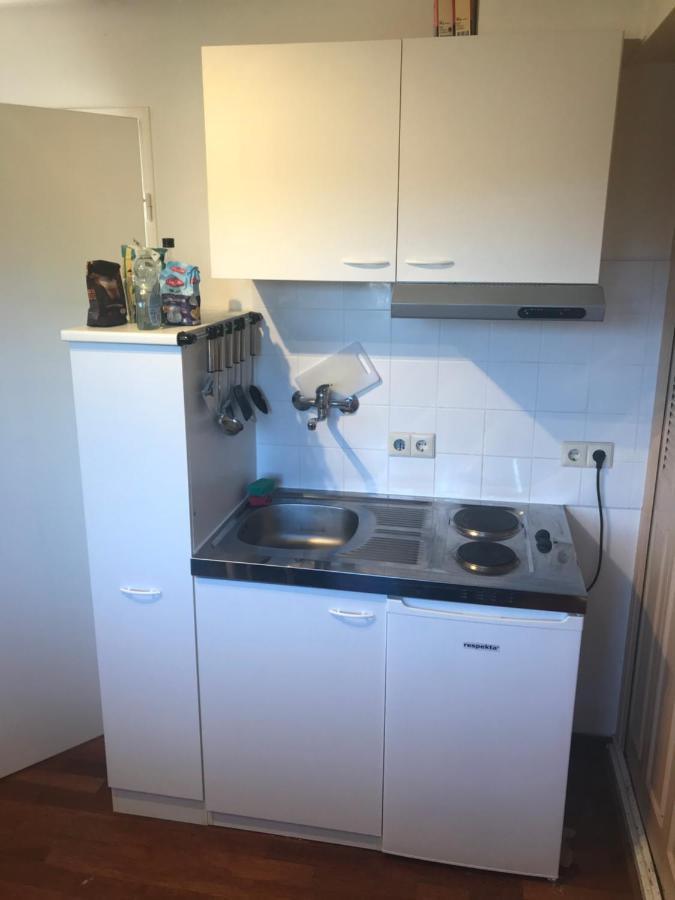 First Floor With Bedroom Bathroom Kitchen Office In Near Tue And Centre