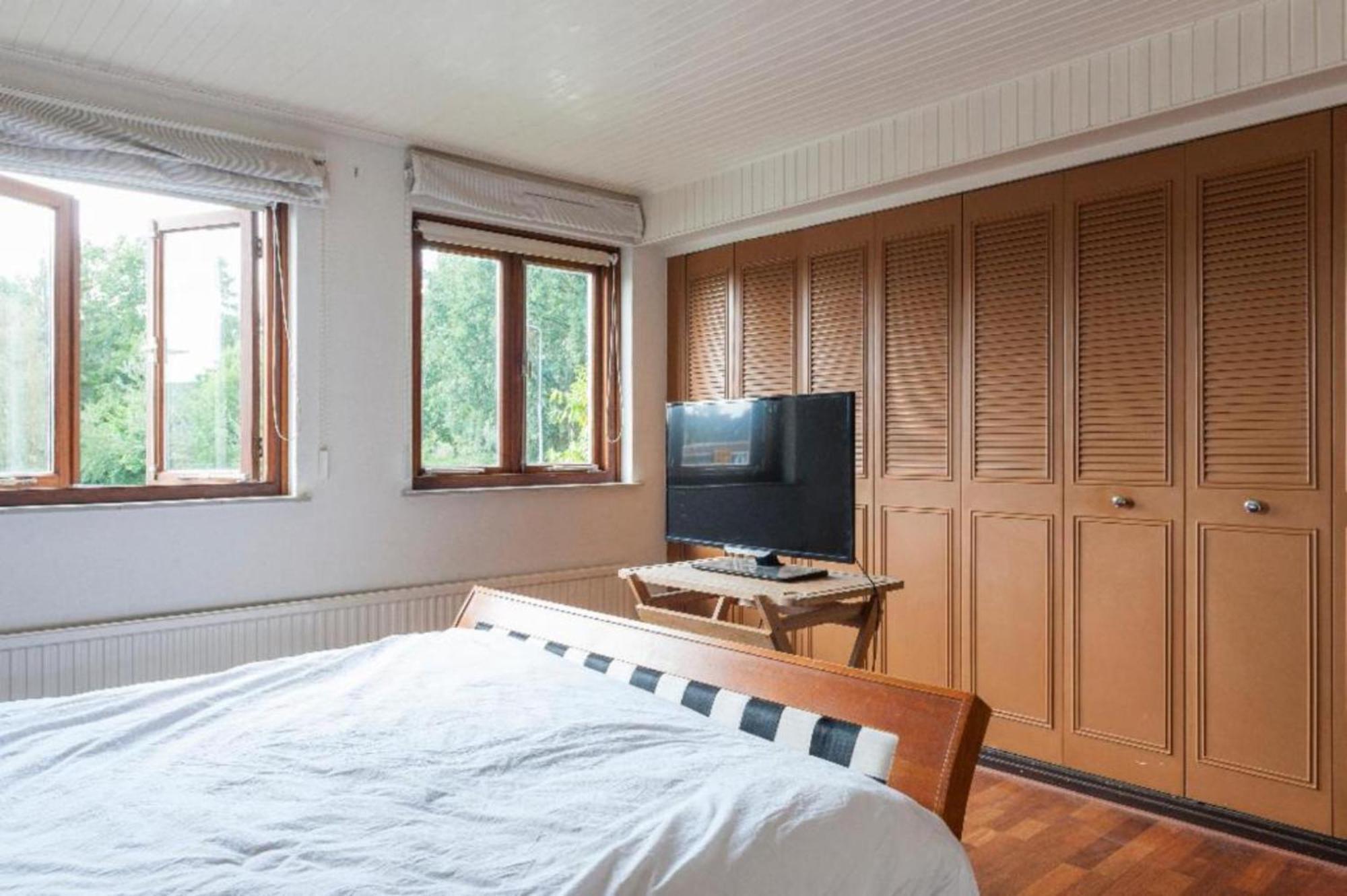 First Floor With Bedroom Bathroom Kitchen Office In Near Tue And Centre Accommodatie bij particulieren Eindhoven